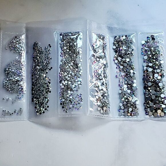 Multi-Size Clear Aroura Borealis Rhinestones - Picture 5 of 9